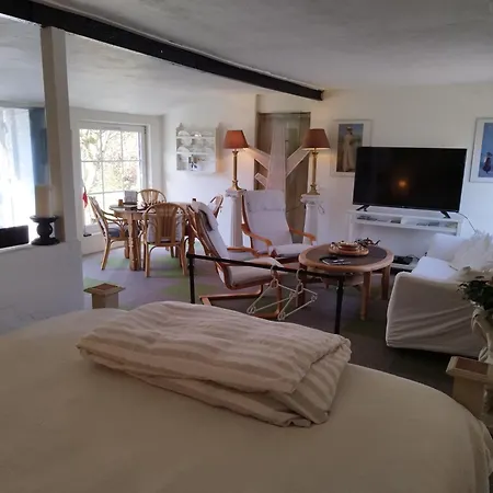 Holiday home Forfatterhuset Pris For 2 Personer Inkl Morgenkomplet Og Adgang Til 6 Svommehaller