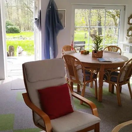 Forfatterhuset 2 Personer Inkl Morgenmad Og Adgang Til 6 Svommehaller