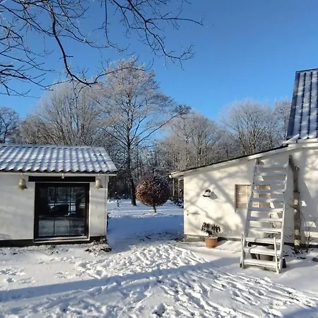 Forfatterhuset 2 Personer Inkl Morgenmad Og Adgang Til 6 Svommehaller *